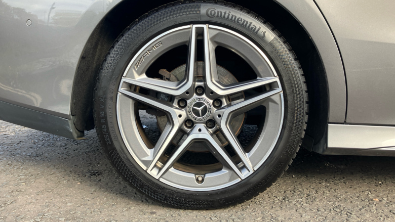 Mercedes-Benz CLA 220 AMG Line Premium Plus 4Matic 4dr Tip Auto Petrol Saloon